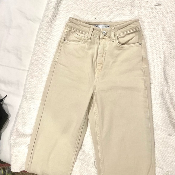 Zara high rise slim flared jeans - Picture 4 of 7